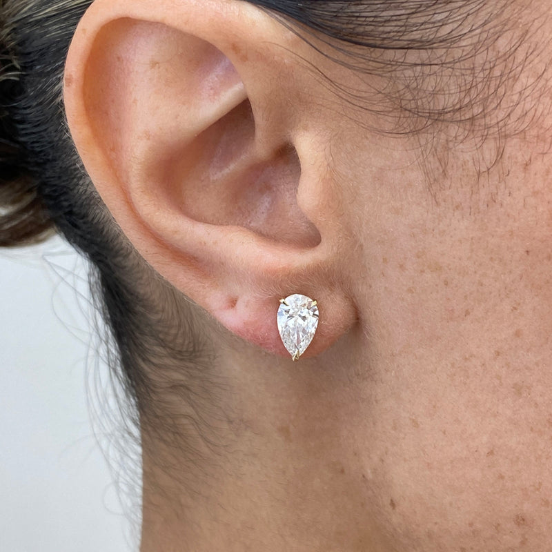 Diamond Stud Earrings 2 ct Yellow Gold