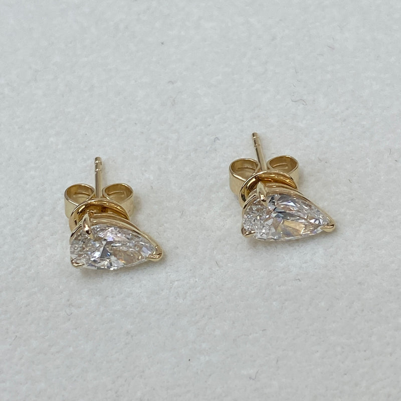 Diamond Stud Earrings 2 ct Yellow Gold