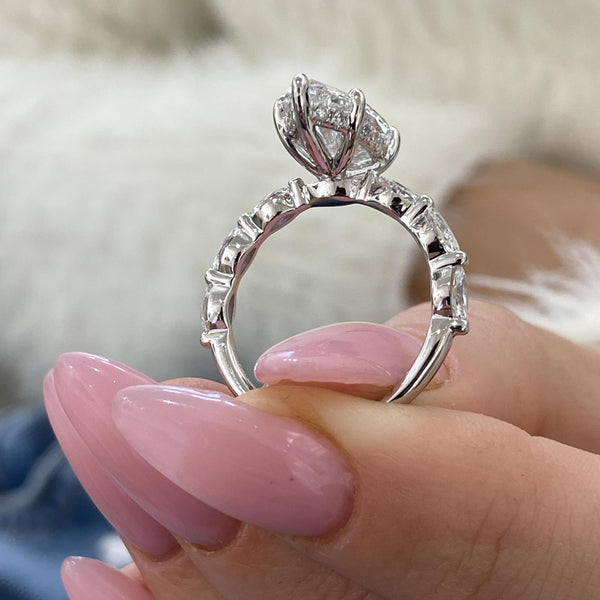Vivianne Engagement Ring 3.70 carat, 18K gold