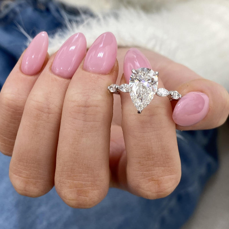 Selena Engagement Ring 3.20 carat, 18K gold