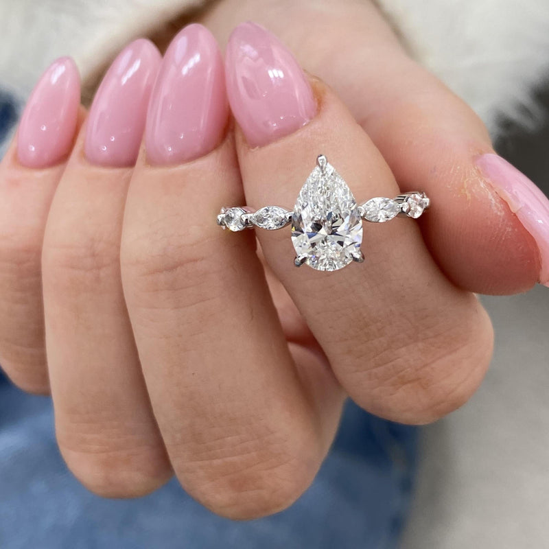 Odessa Engagement Ring 2 carat, 18K gold