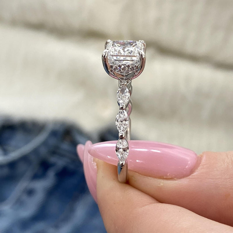 Saphira Engagement Ring 2.65 carat, 18K gold