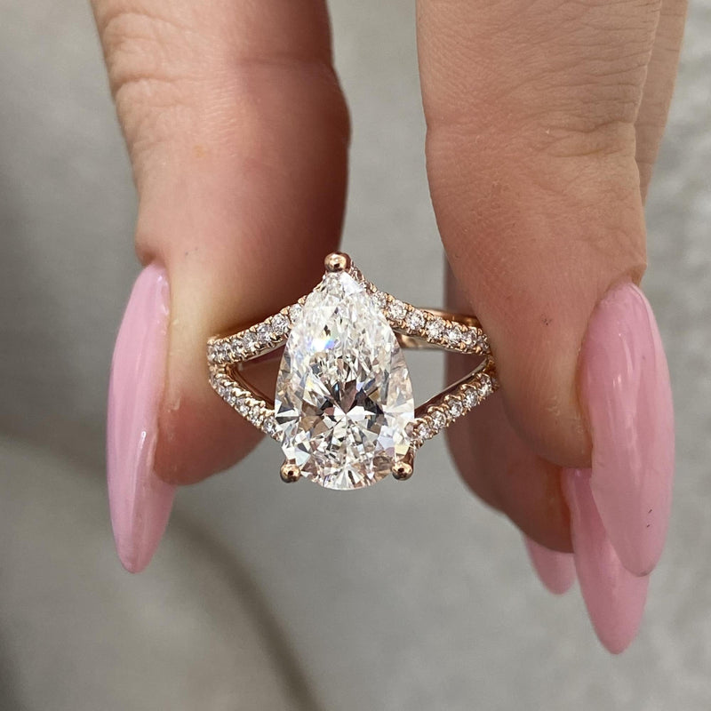 Aurelia Engagement Ring 3.70 carat, 18K gold
