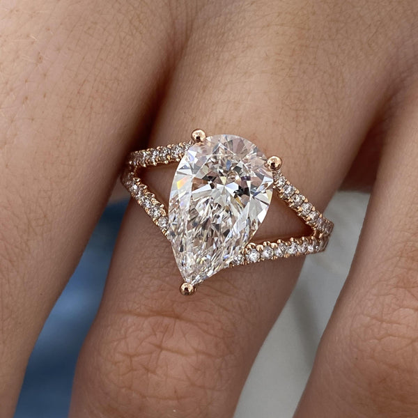 Aurelia Engagement Ring 3.70 carat, 18K gold
