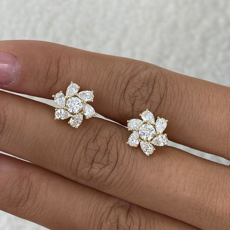 Diamond Stud Earrings 1.9 ct Yellow Gold