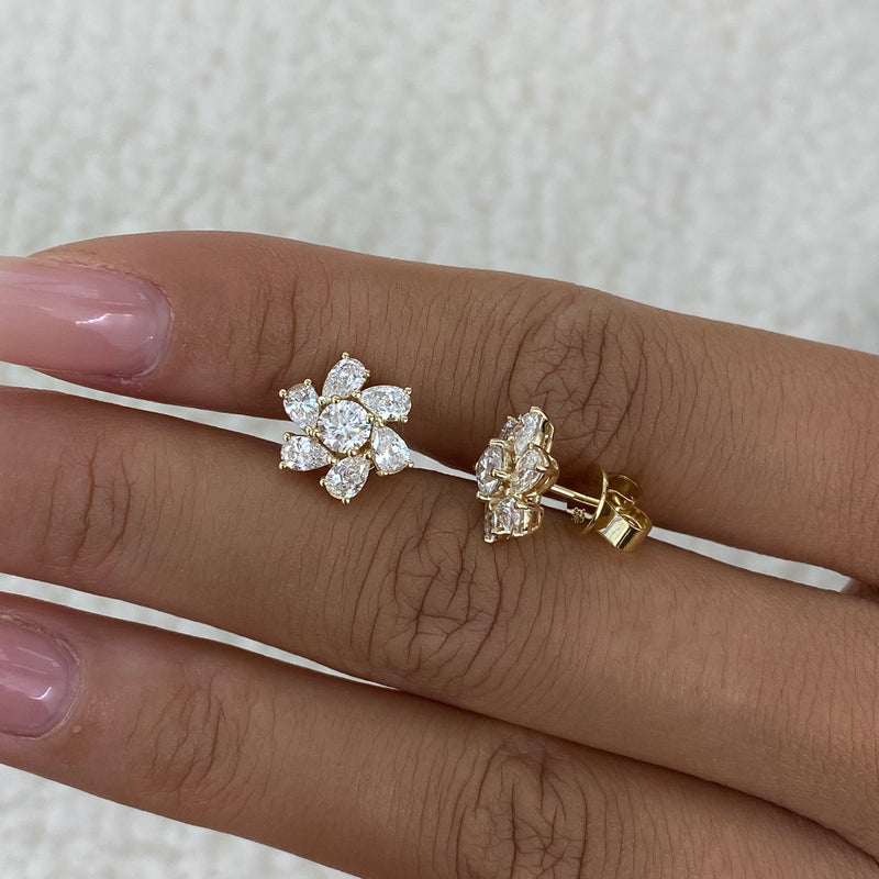 Diamond Stud Earrings 1.9 ct Yellow Gold