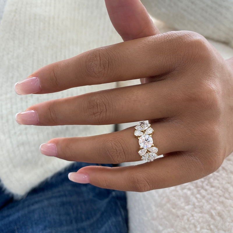 Diamond Cluster Ring 2.50 ct TCW, Yellow Gold