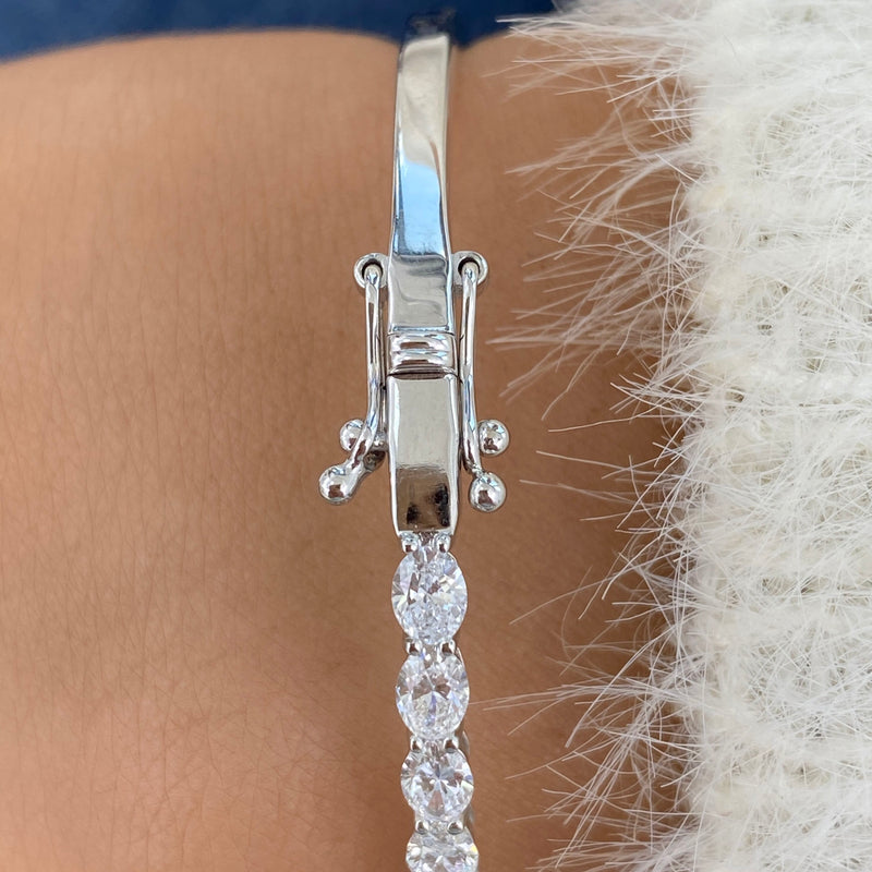 Diamond Bangle Bracelet 2.6 ct White Gold