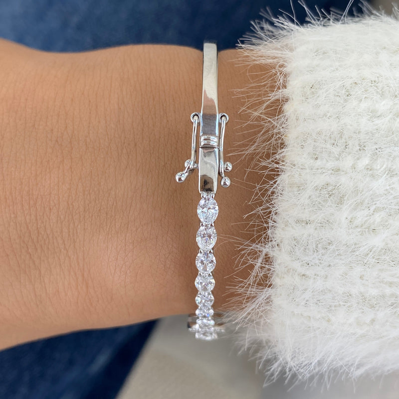 Diamond Bangle Bracelet 2.6 ct White Gold