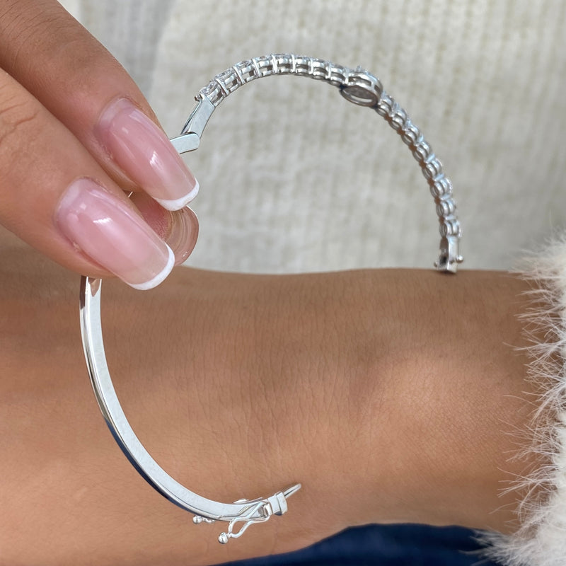 Diamond Bangle Bracelet 2.6 ct White Gold