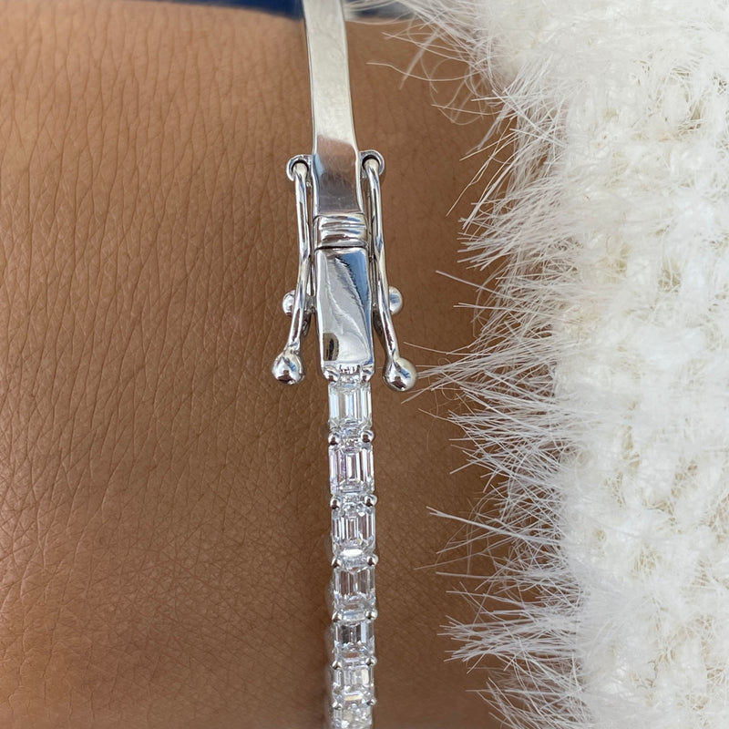 Diamond Bangle Bracelet 2.7 ct White Gold