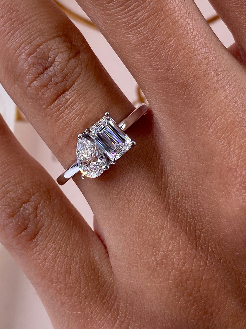 Elegantine Engagement Ring 2 carat, 18K gold