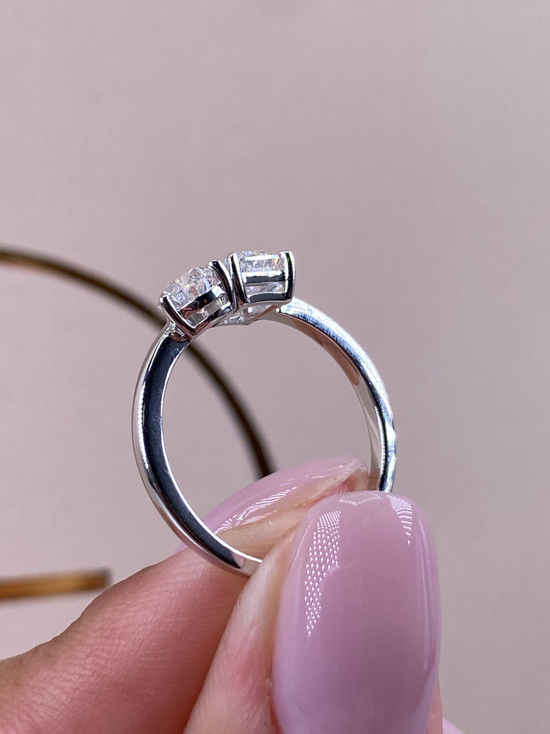 Elegantine Engagement Ring 2 carat, 18K gold