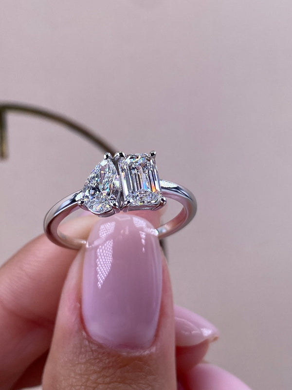 Elegantine Engagement Ring 2 carat, 18K gold