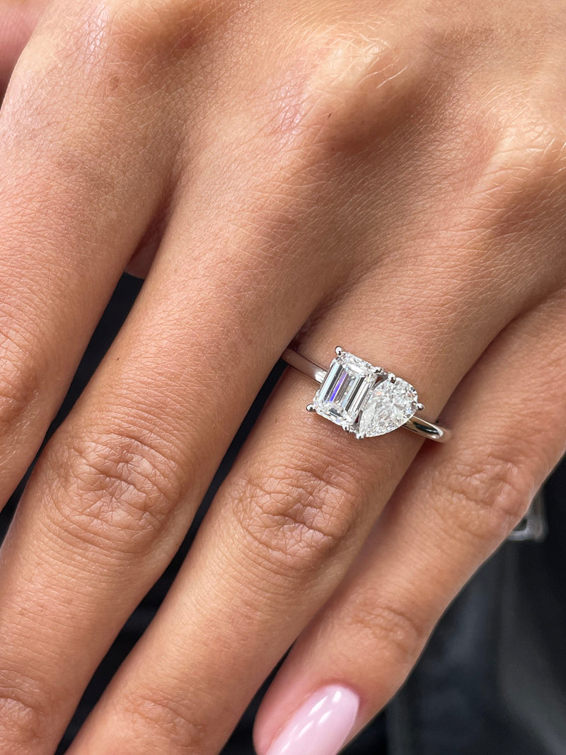 Elegantine Engagement Ring 2 carat, 18K gold