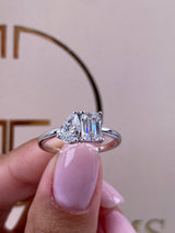 Elegantine Engagement Ring 3.04 carat, 18K gold