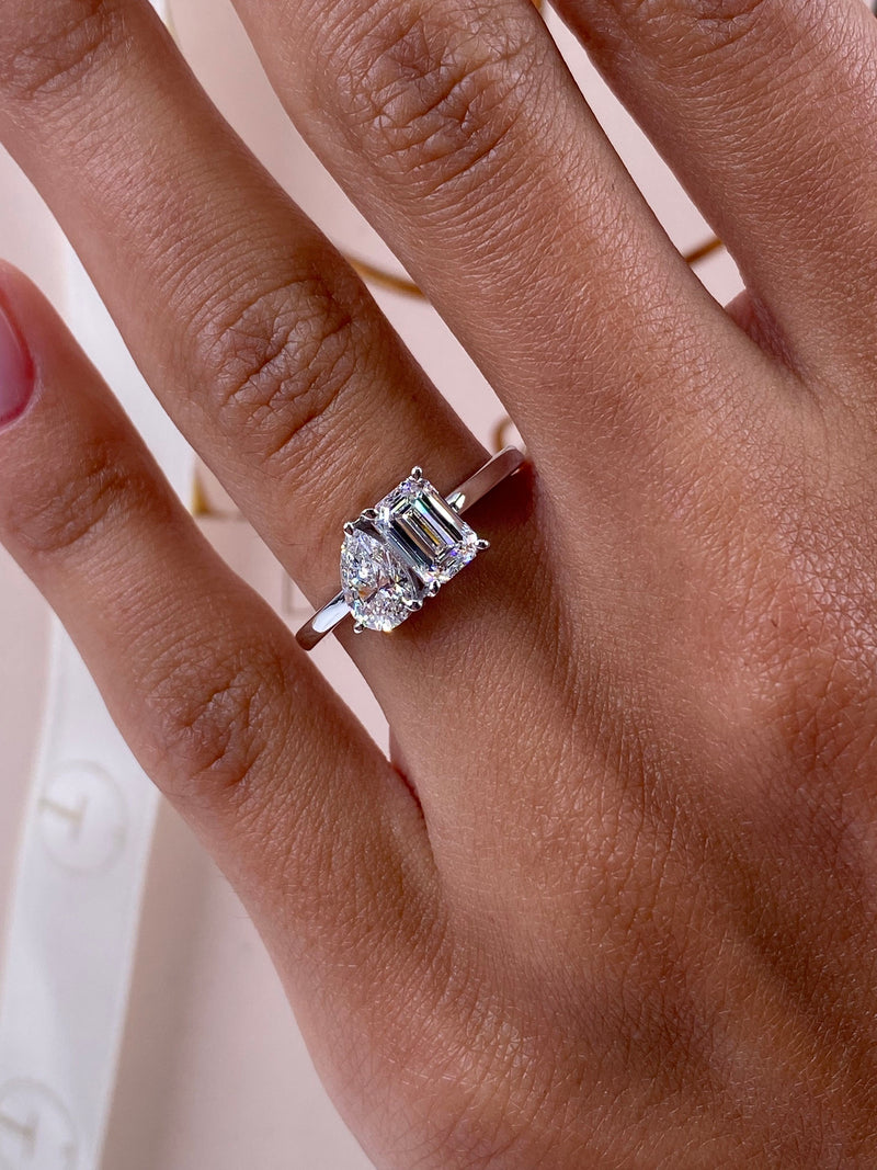 Elegantine Engagement Ring 3.04 carat, 18K gold