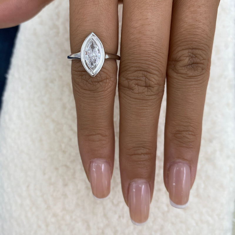 Vionne Diamond Engagement Ring White Gold 18k