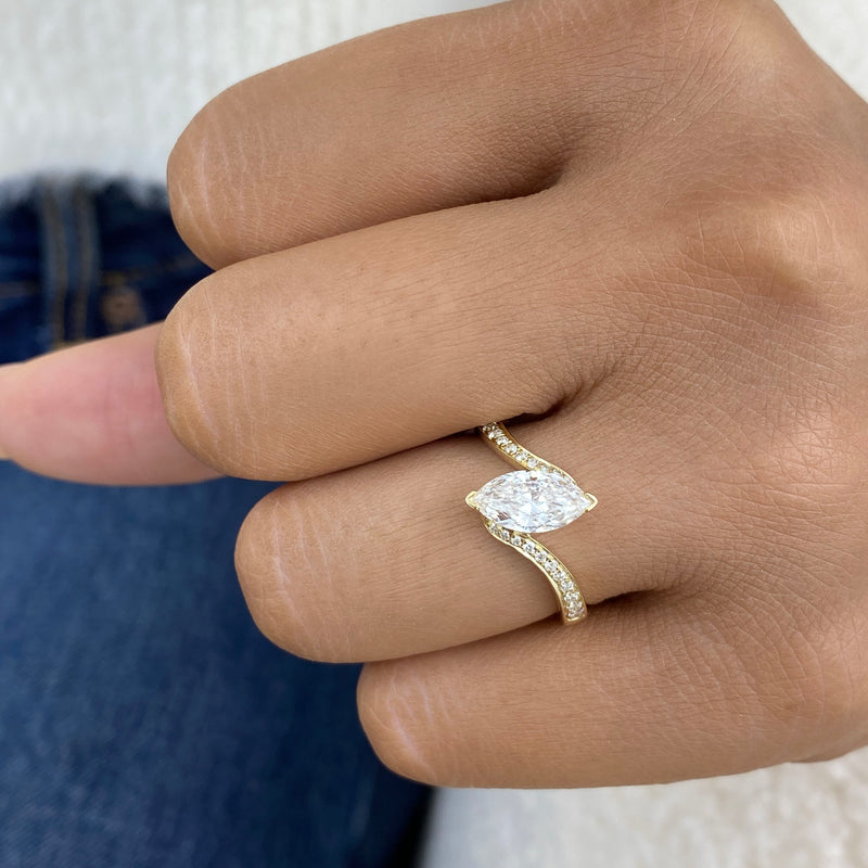 Novara Diamond Engagement Ring Yellow Gold 18k