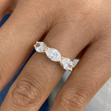 Diamond 3 Stone Ring 1.7 ct Yellow Gold