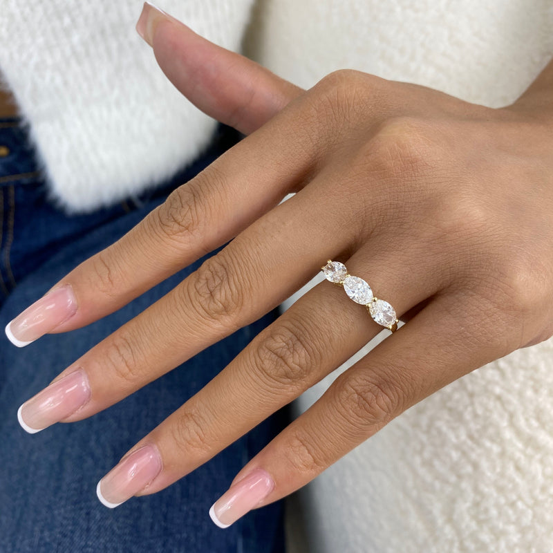 Diamond 3 Stone Ring 1.7 ct Yellow Gold