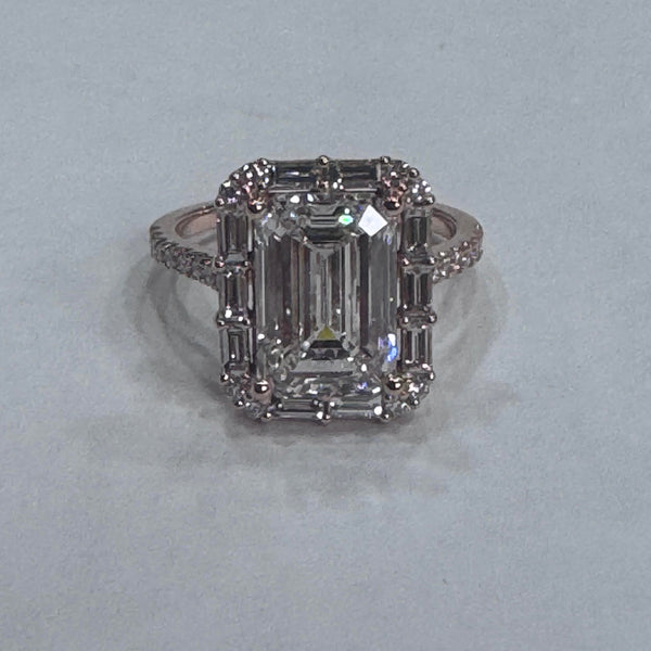 Marlowe Halo Diamond Engagement Ring, Yellow Gold 18K (EMERALD)