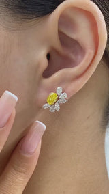 Diamond Stud Earrings 3.2 ct Yellow Gold