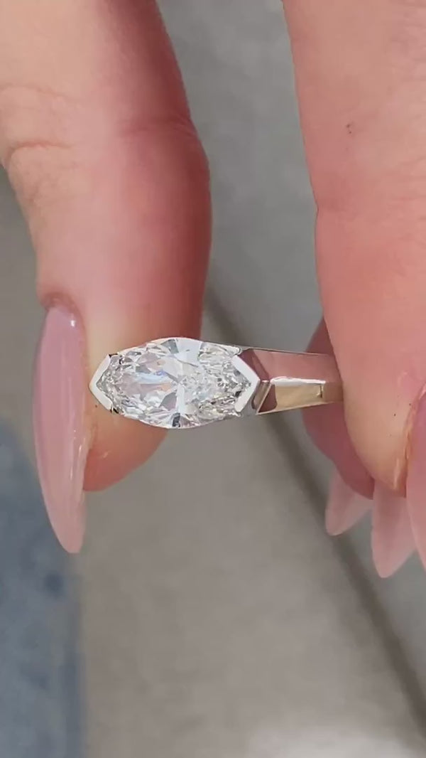 Lévoria Diamond Engagement Ring White Gold