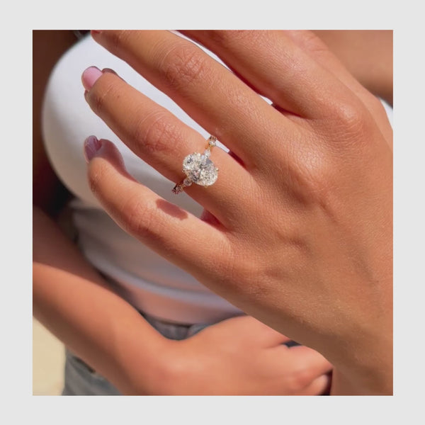 Morena Solitaire With Side Stones Diamond Engagement Ring, White Gold 18K