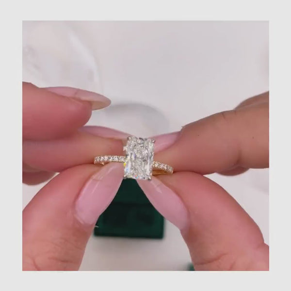 Alicia Engagement Ring 2.20 Carat Yellow Gold