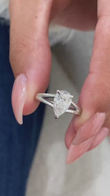 Clara Engagement Ring 1.07 Carat White Gold