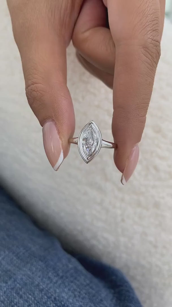 Vionne Diamond Engagement Ring White Gold 18k